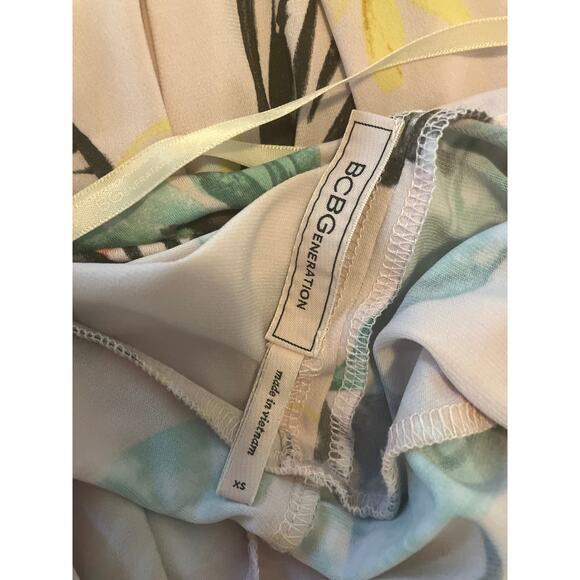 BCBGeneration Twist Wrap Mini Printed Sun Dress XS SLINKY STRETCHY SUMMER - Picture 4 of 4